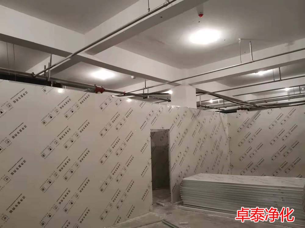 石家莊一品堂藥業(yè)十萬級凈化車間裝修現(xiàn)場，卓泰凈化裝修設(shè)計河北凈化車間